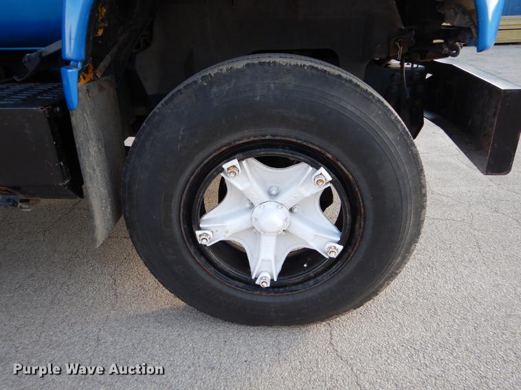 image for item DE6066 1994 GMC TopKick C5500 dump flatbed truck