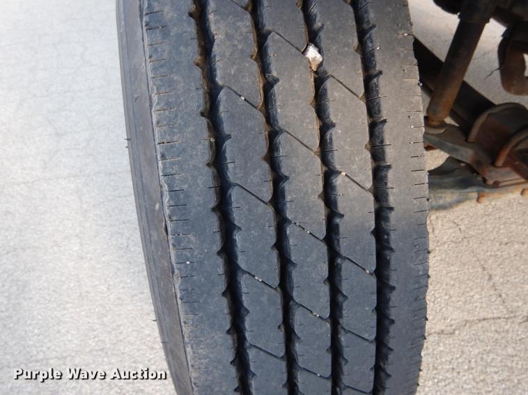 image for item DE6066 1994 GMC TopKick C5500 dump flatbed truck