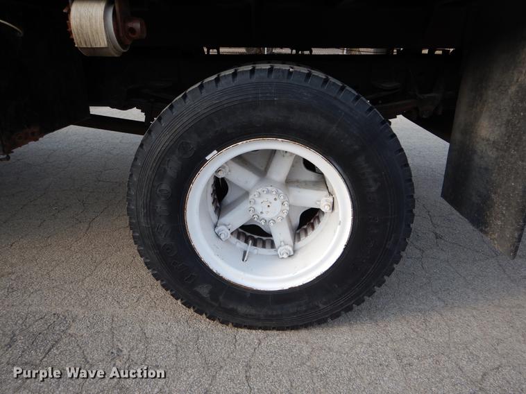 image for item DE6066 1994 GMC TopKick C5500 dump flatbed truck