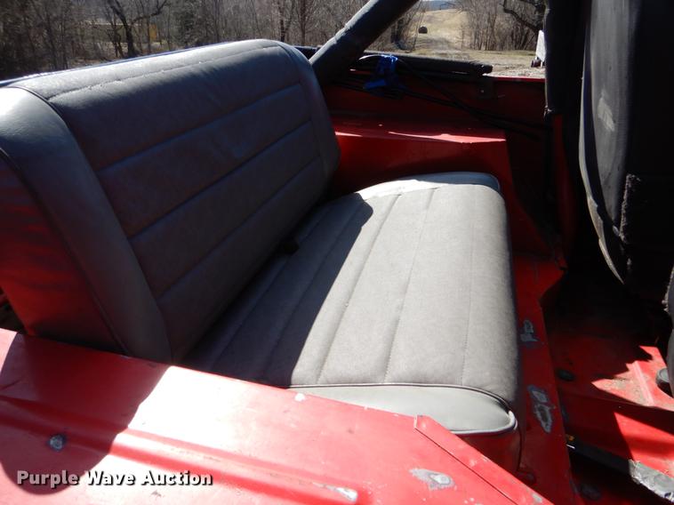 image for item DE6068 1989 Jeep Wrangler