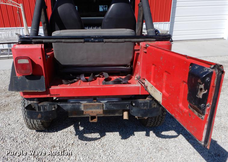 image for item DE6068 1989 Jeep Wrangler