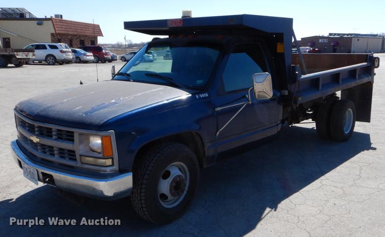 image for item DE6070 1999 Chevrolet C3500 dump bed pickup truck