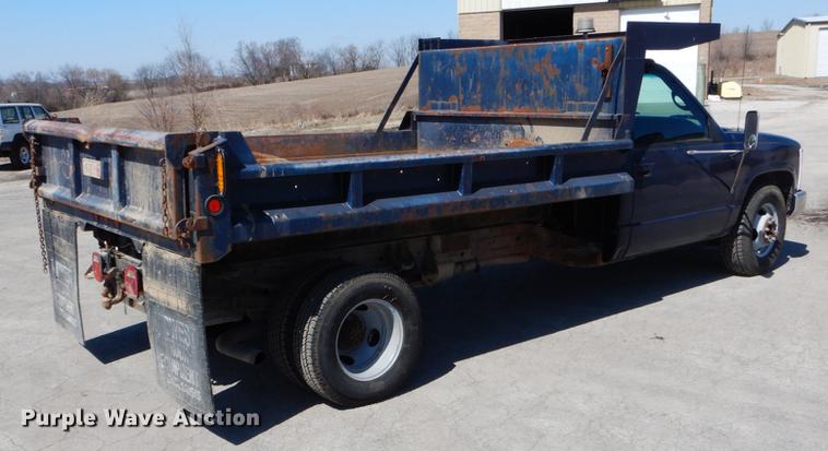 image for item DE6070 1999 Chevrolet C3500 dump bed pickup truck