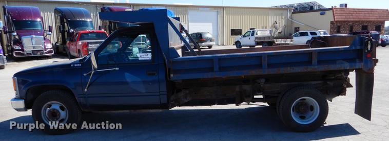 image for item DE6070 1999 Chevrolet C3500 dump bed pickup truck