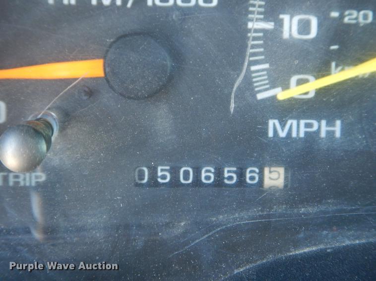 image for item DE6070 1999 Chevrolet C3500 dump bed pickup truck