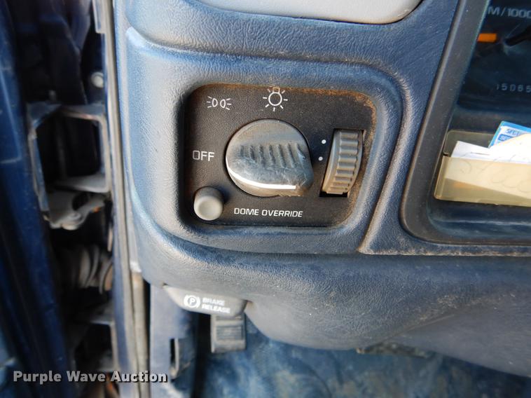 image for item DE6070 1999 Chevrolet C3500 dump bed pickup truck