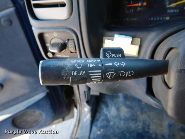 image for item DE6070 1999 Chevrolet C3500 dump bed pickup truck