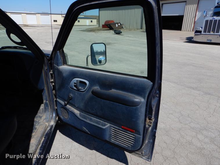 image for item DE6070 1999 Chevrolet C3500 dump bed pickup truck