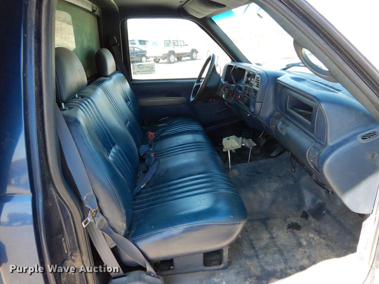 image for item DE6070 1999 Chevrolet C3500 dump bed pickup truck