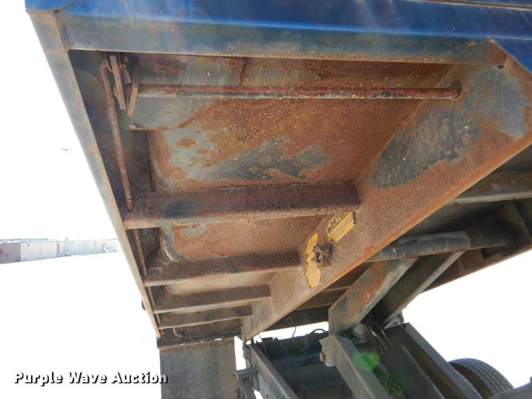 image for item DE6070 1999 Chevrolet C3500 dump bed pickup truck