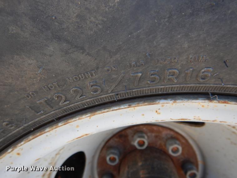 image for item DE6070 1999 Chevrolet C3500 dump bed pickup truck