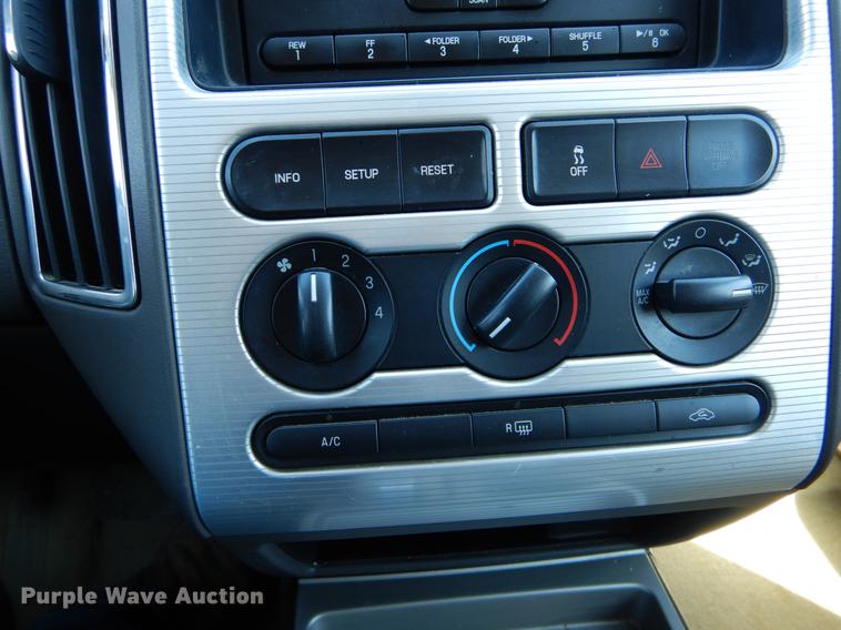 image for item DE6077 2010 Ford Edge SEL SUV