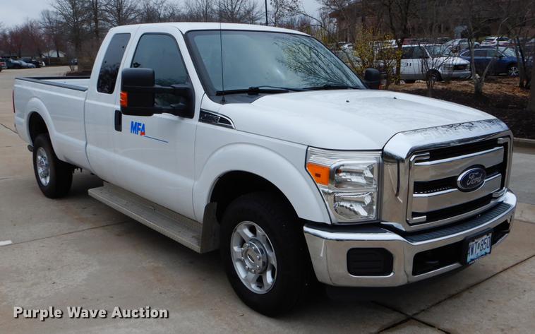 image for item DE6080 2014 Ford F250 Super Duty XLT SuperCab pickup truck