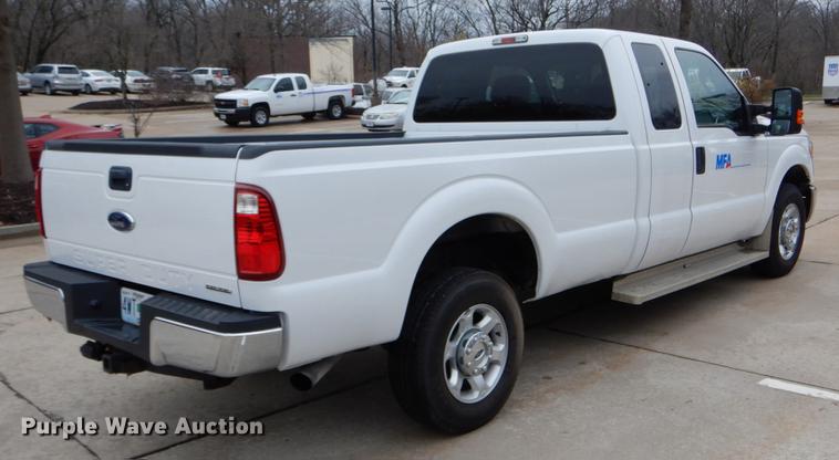 image for item DE6080 2014 Ford F250 Super Duty XLT SuperCab pickup truck
