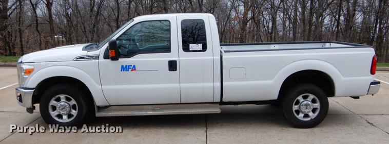 image for item DE6080 2014 Ford F250 Super Duty XLT SuperCab pickup truck