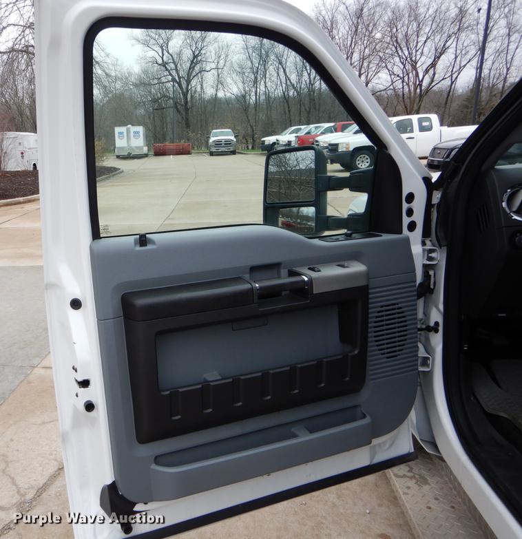 image for item DE6080 2014 Ford F250 Super Duty XLT SuperCab pickup truck