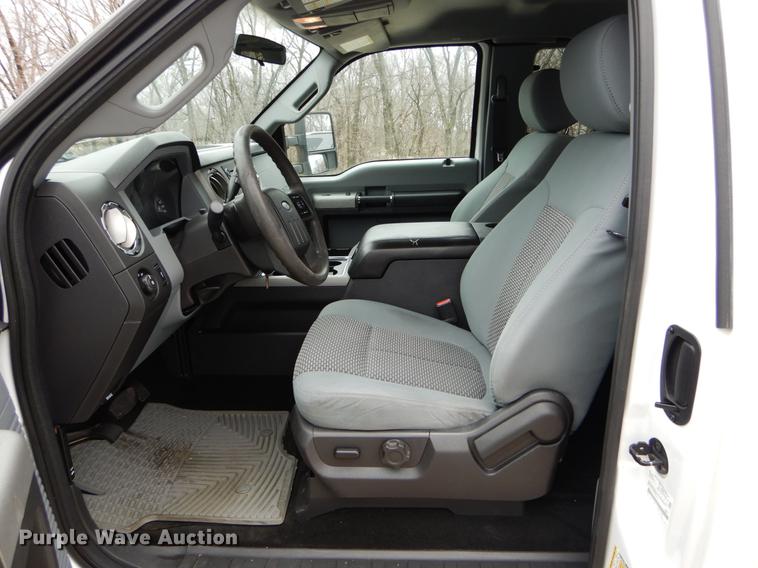 image for item DE6080 2014 Ford F250 Super Duty XLT SuperCab pickup truck