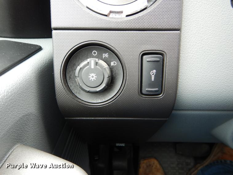 image for item DE6080 2014 Ford F250 Super Duty XLT SuperCab pickup truck