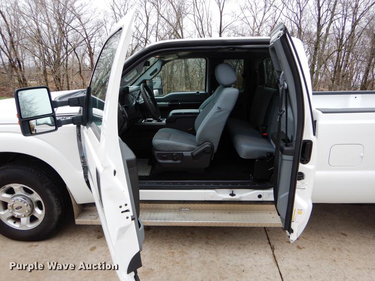 image for item DE6080 2014 Ford F250 Super Duty XLT SuperCab pickup truck