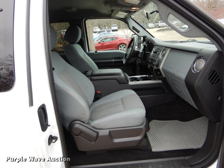 image for item DE6080 2014 Ford F250 Super Duty XLT SuperCab pickup truck