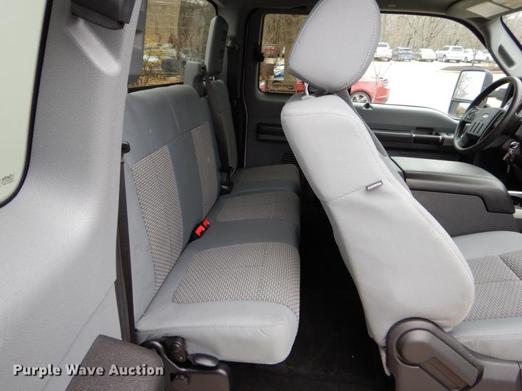 image for item DE6080 2014 Ford F250 Super Duty XLT SuperCab pickup truck