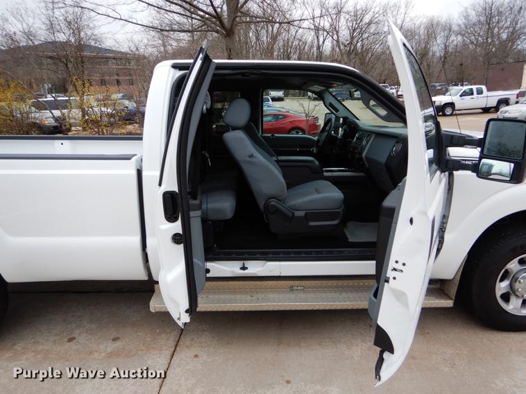 image for item DE6080 2014 Ford F250 Super Duty XLT SuperCab pickup truck