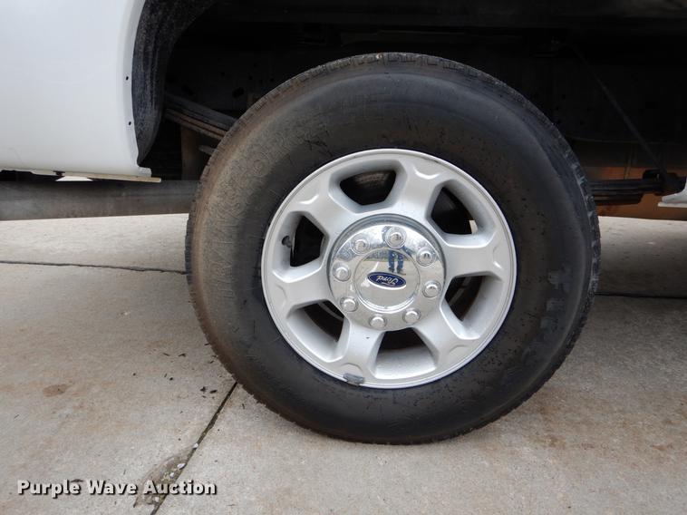 image for item DE6080 2014 Ford F250 Super Duty XLT SuperCab pickup truck