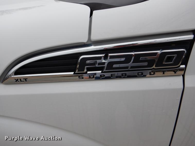 image for item DE6080 2014 Ford F250 Super Duty XLT SuperCab pickup truck