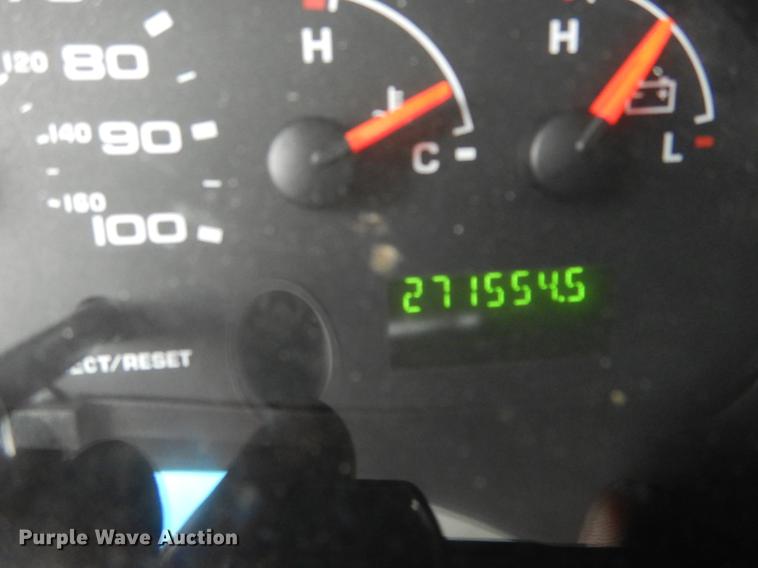 image for item DE6081 2005 Ford E350 Super Duty utility van