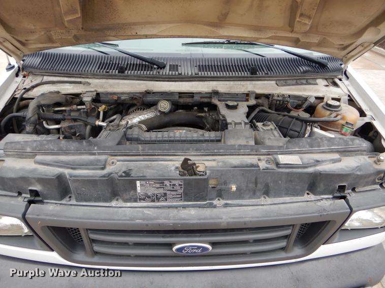 image for item DE6081 2005 Ford E350 Super Duty utility van