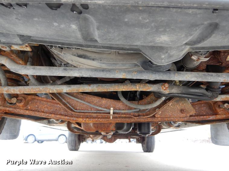 image for item DE6081 2005 Ford E350 Super Duty utility van