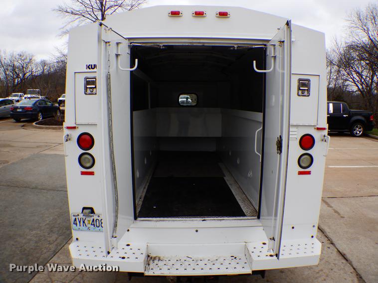 image for item DE6081 2005 Ford E350 Super Duty utility van