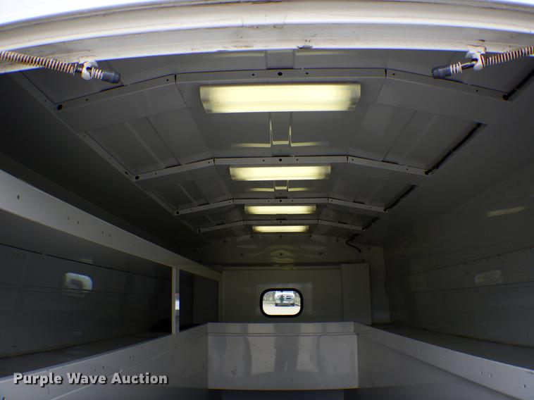 image for item DE6081 2005 Ford E350 Super Duty utility van