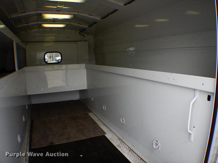 image for item DE6081 2005 Ford E350 Super Duty utility van