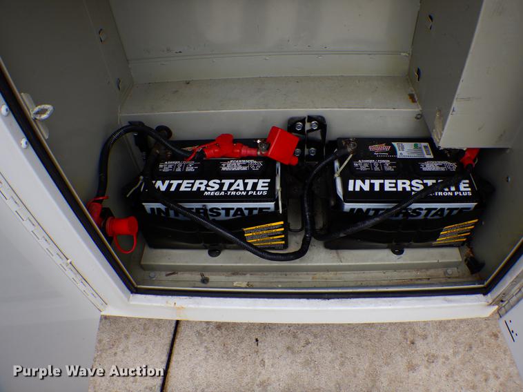 image for item DE6081 2005 Ford E350 Super Duty utility van