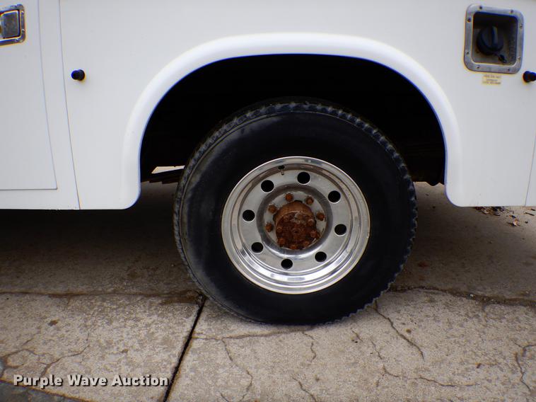 image for item DE6081 2005 Ford E350 Super Duty utility van