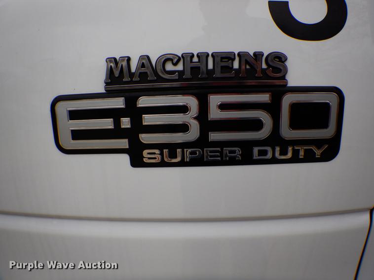 image for item DE6081 2005 Ford E350 Super Duty utility van