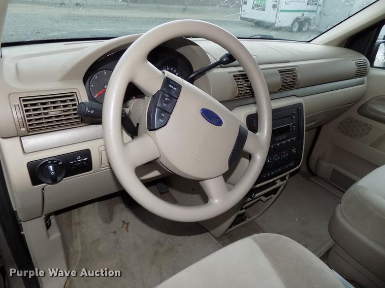 image for item DE7635 2004 Ford Freestar van