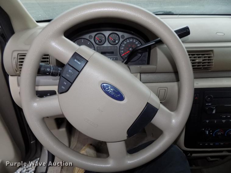 image for item DE7635 2004 Ford Freestar van