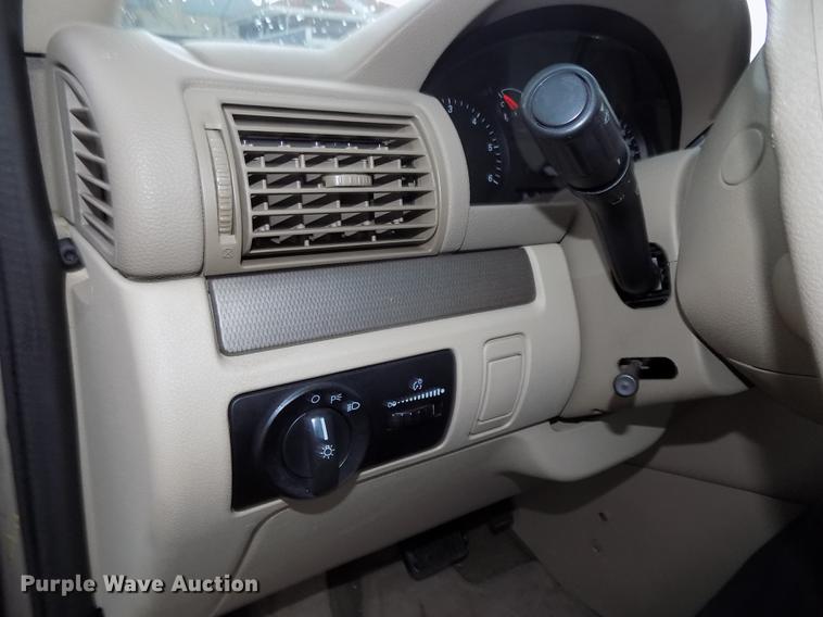 image for item DE7635 2004 Ford Freestar van