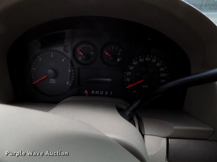 image for item DE7635 2004 Ford Freestar van