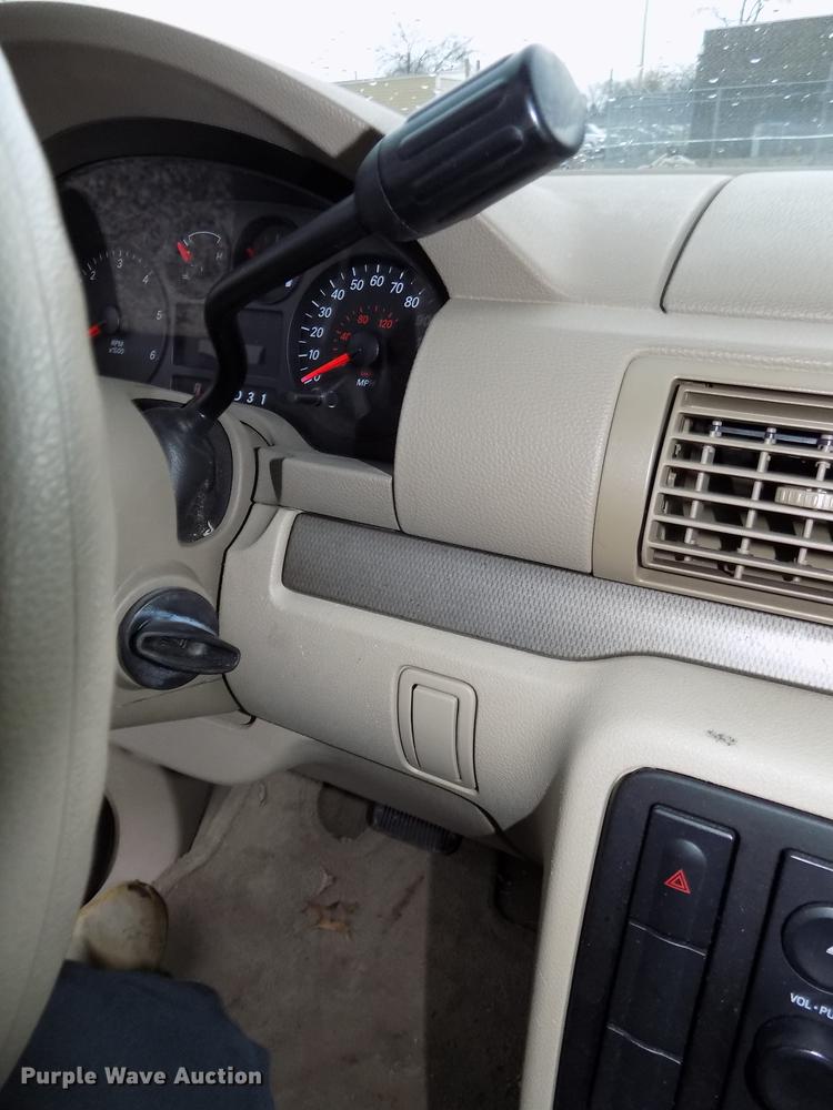 image for item DE7635 2004 Ford Freestar van