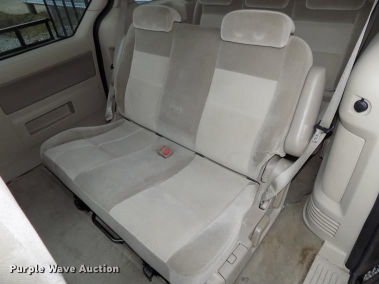 image for item DE7635 2004 Ford Freestar van