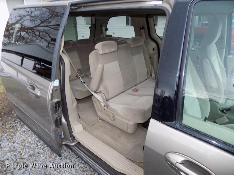 image for item DE7635 2004 Ford Freestar van