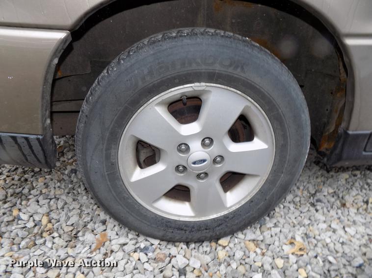 image for item DE7635 2004 Ford Freestar van