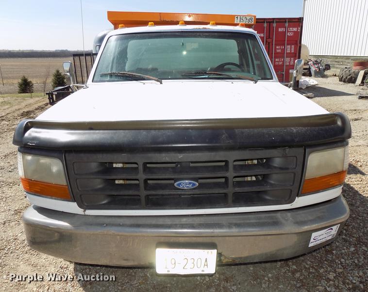 image for item DE7645 1997 Ford F350 XL dump bed pickup truck
