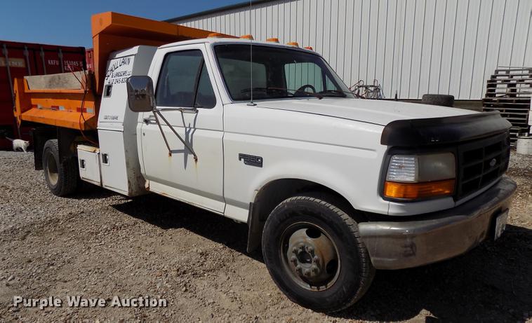 image for item DE7645 1997 Ford F350 XL dump bed pickup truck