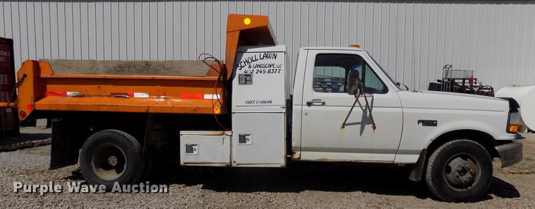 image for item DE7645 1997 Ford F350 XL dump bed pickup truck