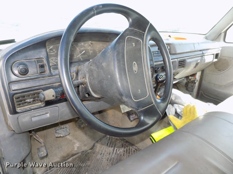 image for item DE7645 1997 Ford F350 XL dump bed pickup truck