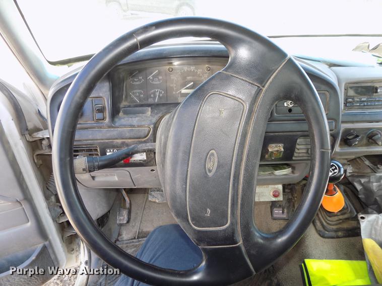 image for item DE7645 1997 Ford F350 XL dump bed pickup truck